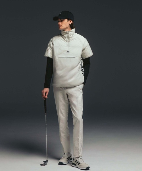 adidas（アディダス）の「撥水 アノラック ハイネック 半袖ダウン