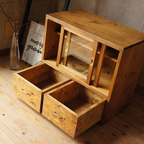 レトロな雰囲気ガラス引き戸の棚 S サイズ。引き戸の食器棚。昭和