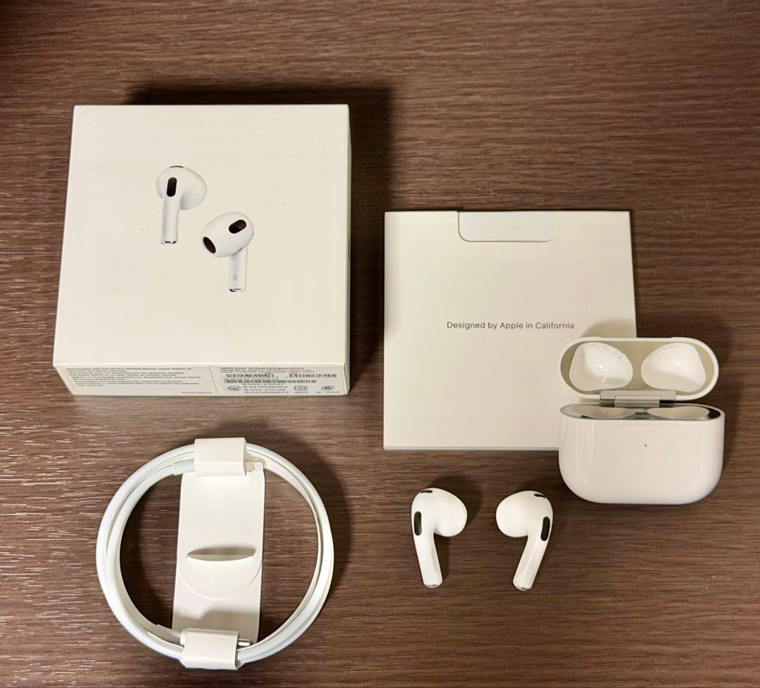 AirPods3（第3世代） Lightning充電ケース付 Amazon.co.jp: 【整備済み品】Apple AirPods (第3世代) Lightning充電