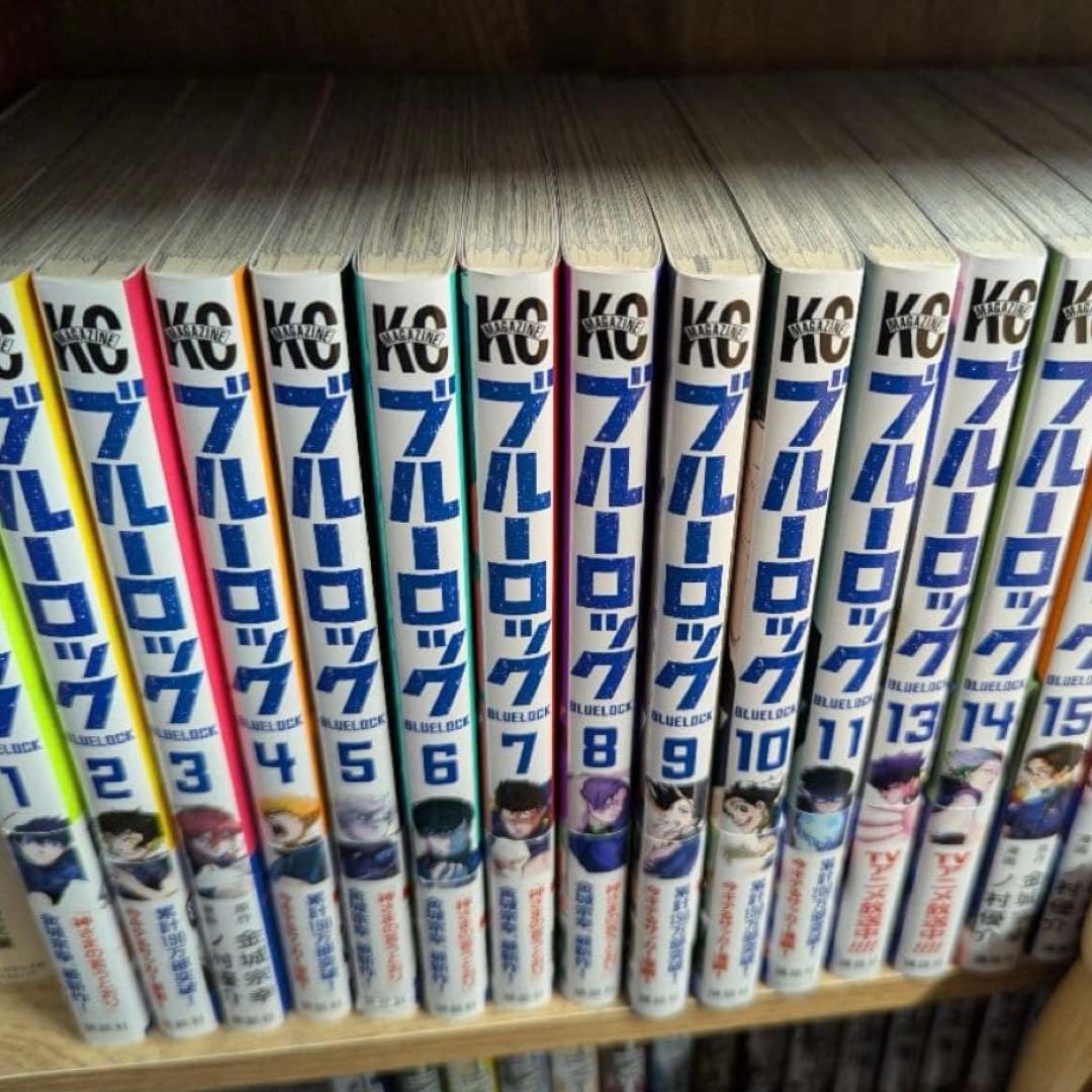 ブルーロック1〜30巻セット Amazon.co.jp: ノーブランド品ブルーロック1-30巻エピ凪1巻‐5巻全巻